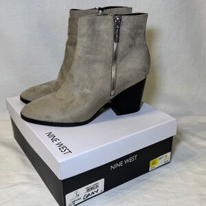 Nine West WNNEVA2 Faux Suede Zipper Ankle Boots‎ Heels Size 10